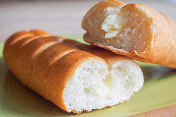 ミルク派? 和栗派? ローソン「ちぎれるフランスパン」2種を食べ比べ!