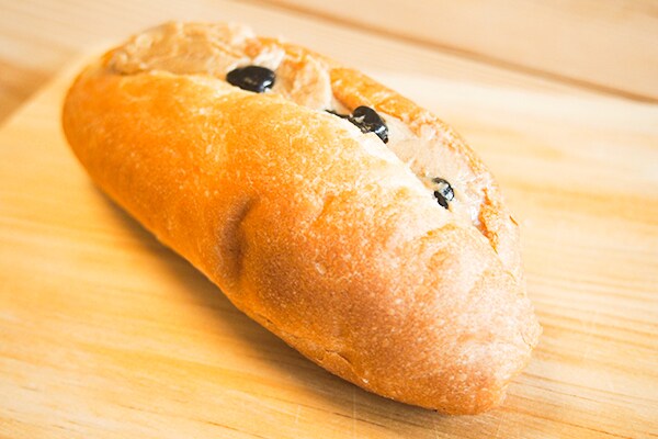 タピオカミルクティーがパンになった!? ローソン「ミニフランスサンド」が面白い!