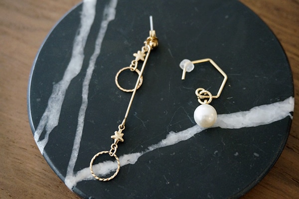 組み合わせるだけでOK！ダイソーのピアスをプチDIY