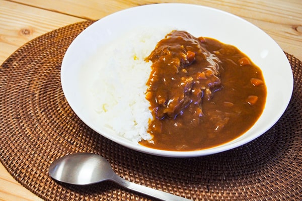 【悶絶】カルディ「食べるな危険？ハバネロカレー」が“激辛”すぎた…