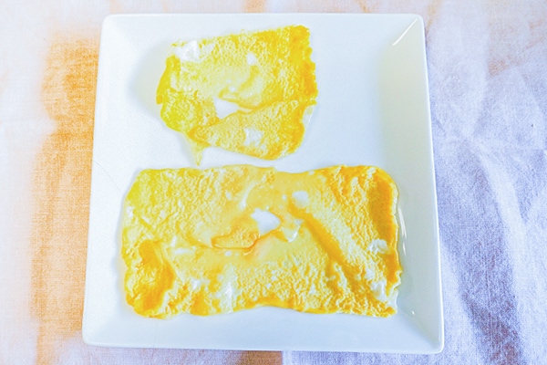 【ダイソー】「レンジでかんたん!! 薄焼きたまご」でお弁当作りもラクチン♪