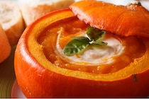 ハロウィーンに大活躍！　手のひらサイズの「坊ちゃんかぼちゃ」をまるごと使ったレシピ3選