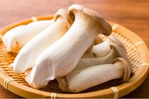 コリコリ食感がたまらない！エリンギ活用レシピ3選