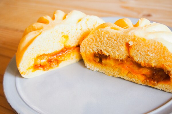 【レジ横の誘惑】セブン「うま辛チーズタッカルビまん」にハマりそう！