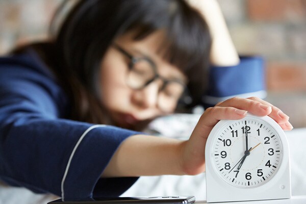 寝坊派注目！ いろんな方法で起こしてくれる目覚まし時計6選
