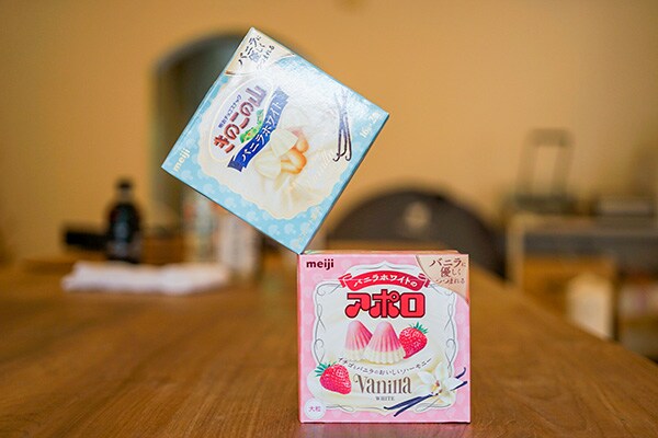 「たけのこの里」派も買ってしまう!? 数量限定の白い「きのこの山」