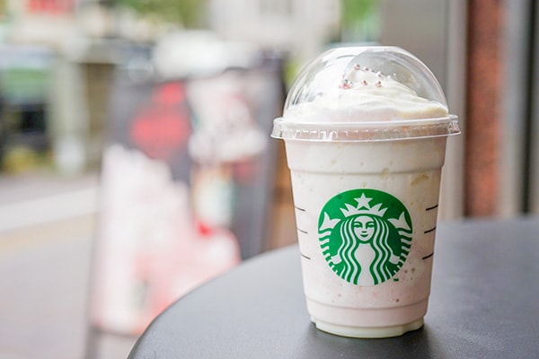 スタバ新作フラペは姫が歌いながらすりおろしたアップルを使用!?