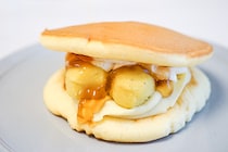 【セブン】スイートポテト×パンケーキ×どら焼きのハイブリッドスイーツが新登場！