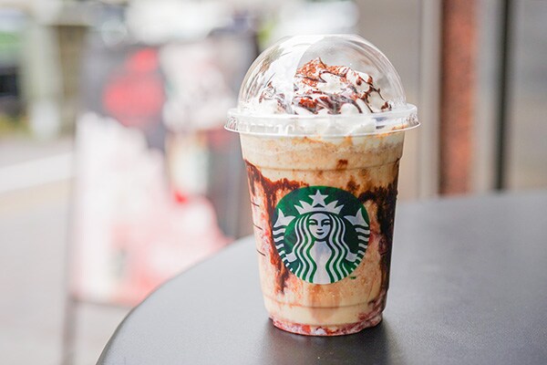 【スタバ】「ハロウィンウィッチフラペチーノ」は爽やかでやさしい魔女でした