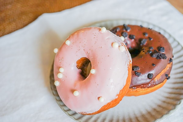 【魔女orお姫様】スタバの新作ドーナツ、あなたはどっちを選ぶ?