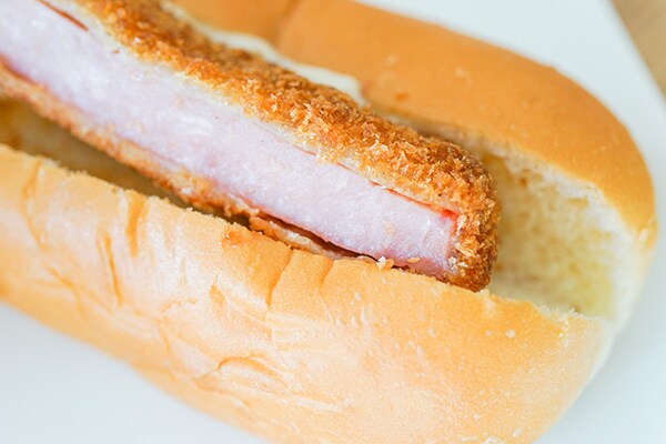 【セブン】ウマイと話題だった「厚切ハムカツパン」が復活！