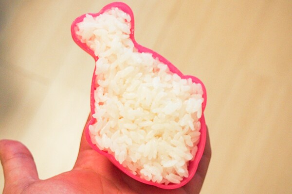 セリア「立体ごはん型」でごはんがあざらしに変身！