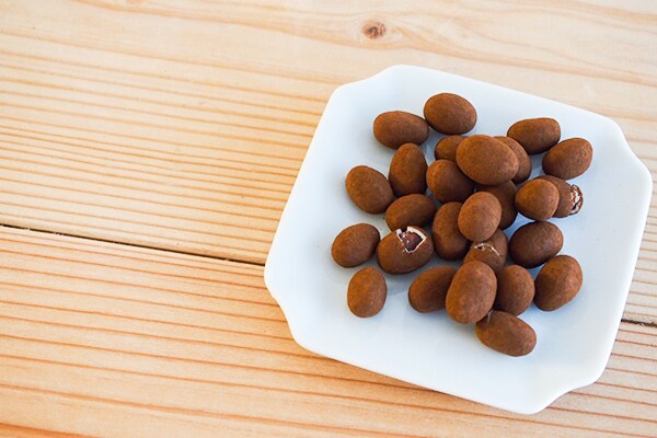 洋風？和風？ カルディの「珈琲あずきチョコ」を食べてみたら…