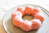 もっちり食感がクセになる!? セブンの「もちもちリング（いちご）」は後を引くおいしさだった