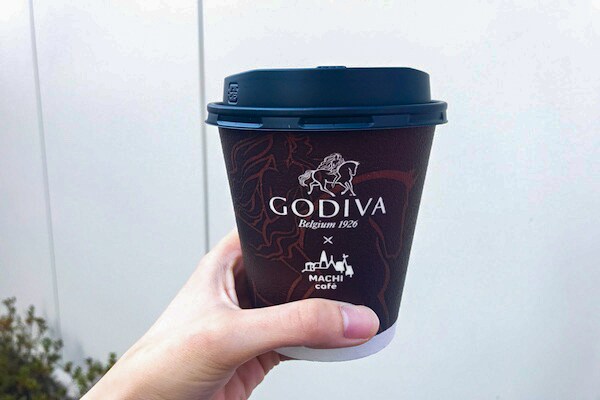 ローソン×GODIVAの「ホットチョコレート」は40回混ぜて飲むべし!
