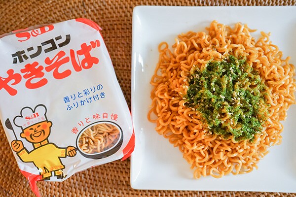 地域限定！ レトロパッケージが可愛い「ホンコンやきそば」をご存知？