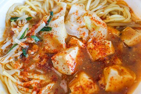 ローソン新商品！「辛口麻婆ラーメン」は悶絶級の激辛でした