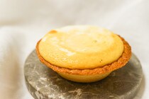 ウマすぎ！ ファミマの「サクサク焼きチーズタルト」は100点です