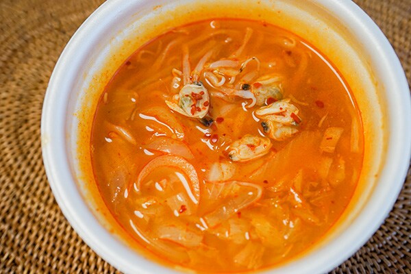 辛旨!ローソンの「丸ごと豆腐のスンドゥブチゲスープ」でぽかぽか