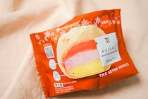 シリーズ第18弾！ セブンの新作「かまくらもこ」は苺フレーバー