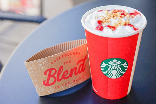 一足先にクリスマス気分♪ スタバ「クリスマスストロベリーケーキミルク」が新登場！