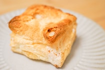 【数量限定】ファミマの「アップルパイアイス」がサクサクしすぎ！