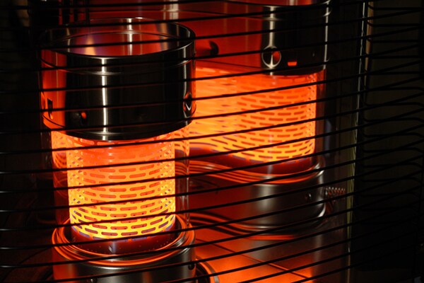 暖房効率と出力を各社比較！石油ストーブを買うなら2018年のオススメは…