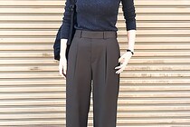 【ユニクロ】オン・オフ使える！「ハイウエストタックワイドパンツ」が超優秀