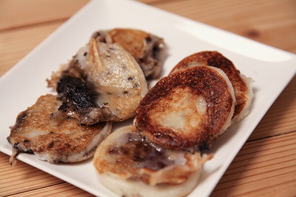 【黒ごま&小倉】カルディ「あんこ餅」で手軽に杵つき餅を味わおう♪