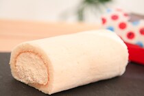 大人気！不二家「ミルキーロール」がローソンでしれっと販売中！