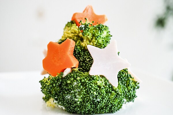 簡単なのにゴージャス♪　ブロッコリーで作る「クリスマスツリー風サラダ」