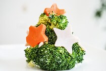 簡単なのにゴージャス♪　ブロッコリーで作る「クリスマスツリー風サラダ」