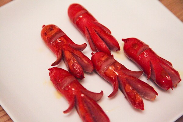 タコじゃないよ！カンタン便利なキャンドゥ「宇宙人ソーセージカッター」