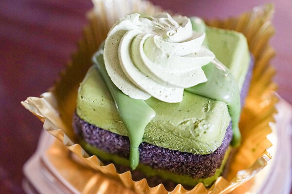 ファミマ「宇治抹茶のケーキ」は抹茶感強めで“よき”