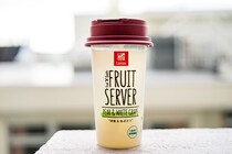 【ローソン新商品】「フルーツサーバー 洋梨＆白ぶどう」は果肉入り！