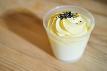 セブンの「おさつホイップのミルクプリン」はしっかりお芋でした