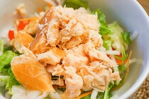 サラダチキン人気に続けるか!? セブンの「サラダサーモン」が話題！