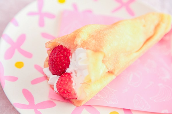 1月15日はいちごの日!ファミマ「いちごのクレープ」を食べてみたら…