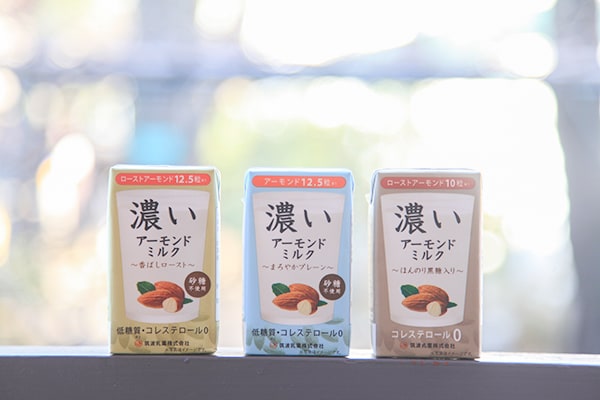 コレステロール0!カルディ「濃いアーモンドミルク」がほんのり香ばしい♪