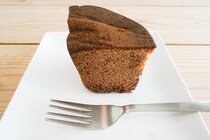 今日のおやつはこれで決まり！　柔らかしっとりセブンの「チョコシフォンケーキ」