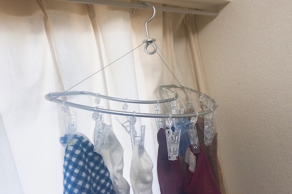 こんなの欲しかった！無印良品の「アルミ壁面用ハンガー」が画期的なんです