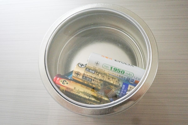 ダイソーの「マグネットケース」で”見せる収納”に挑戦！