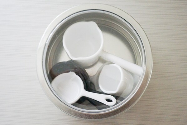 ダイソーの「マグネットケース」で”見せる収納”に挑戦！