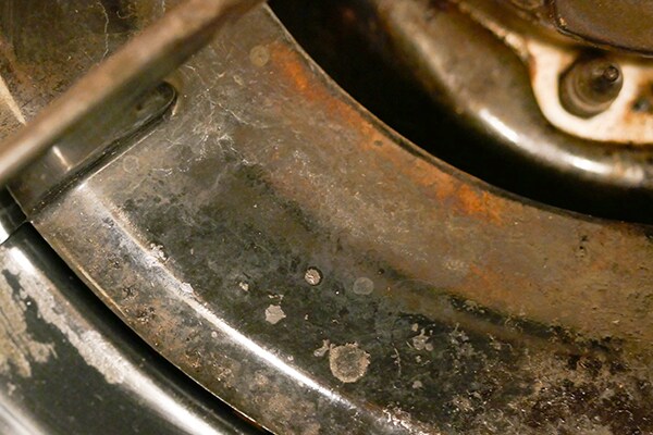 頑固な油汚れに!ダイソーの「ガラストップ用スクレーパー」の実力は?