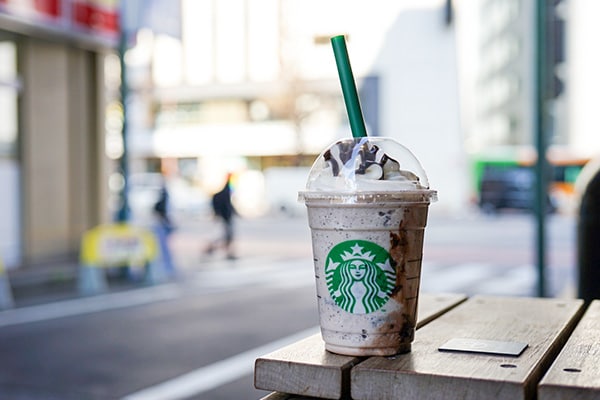 スタバ新作は3つのカスタマイズを楽しめるフラペチーノ
