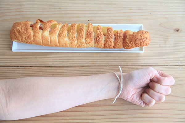 めちゃくちゃ長い！ローソンの「ロングハムフランスパン」