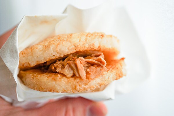 1個125円!業務スーパーの「ライスバーガー」を食べてみた