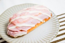 エクレアなの？パンなの？ファミマ「エクレアみたいなパン」を食べた結果…