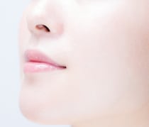 まるで整形!? マッサージだけで鼻を高くする方法についてご紹介
