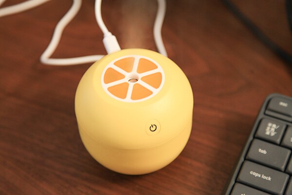 400円でも安い!ダイソーの「USB加湿器」が便利でかわいい!